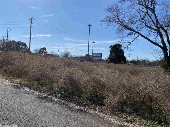 2350 E Oak St, Conway, AR 72032